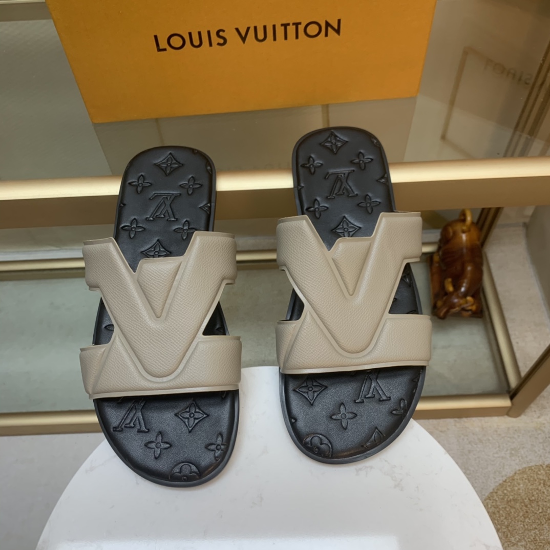 LV Fashionable Classic Versatile Leather Slippers