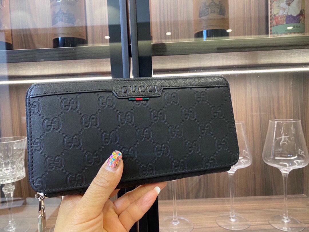 Gucci Classic Leather Wallet