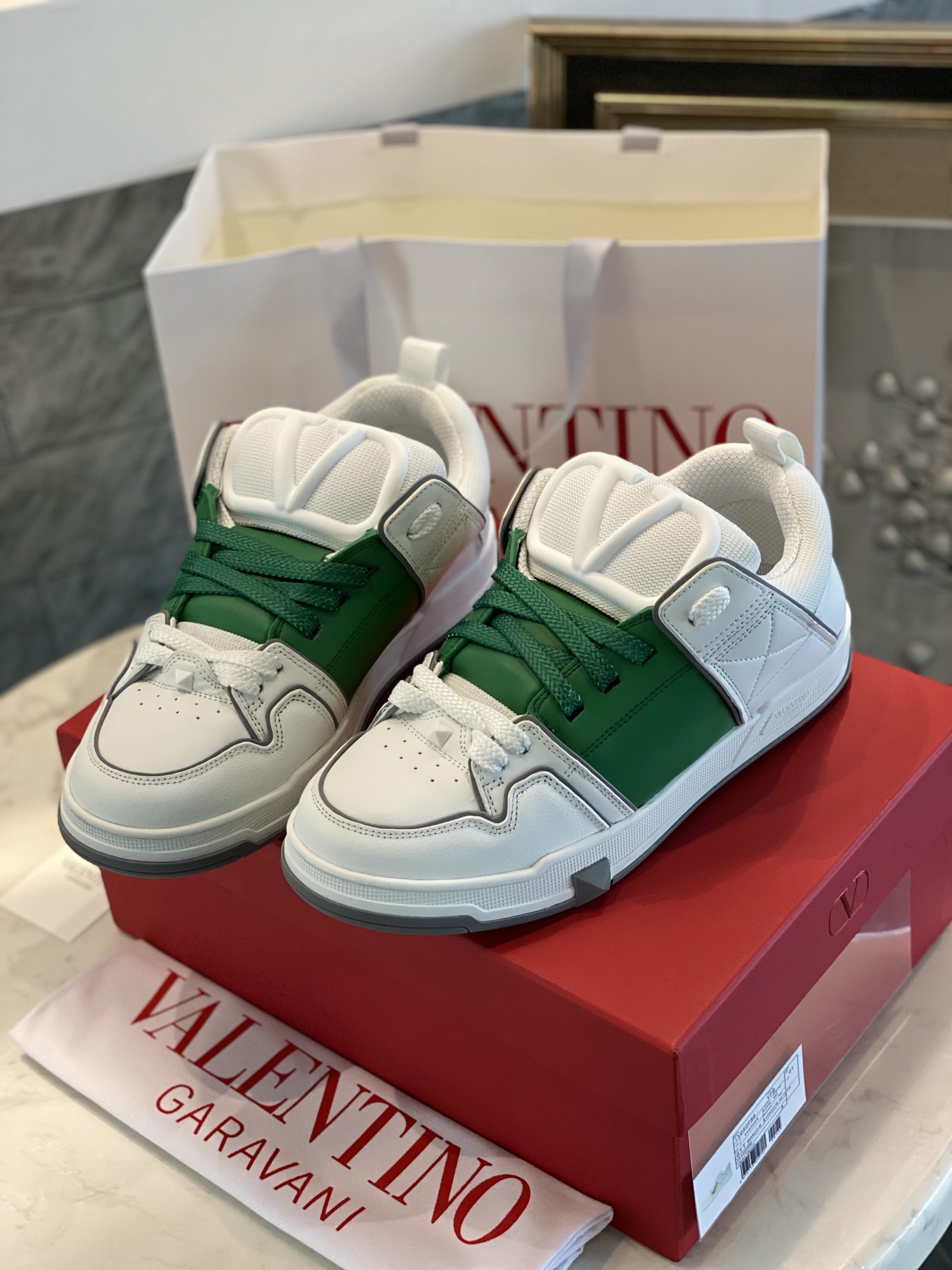 Valentino ONE STUD Calfskin Lace-Up Sneakers