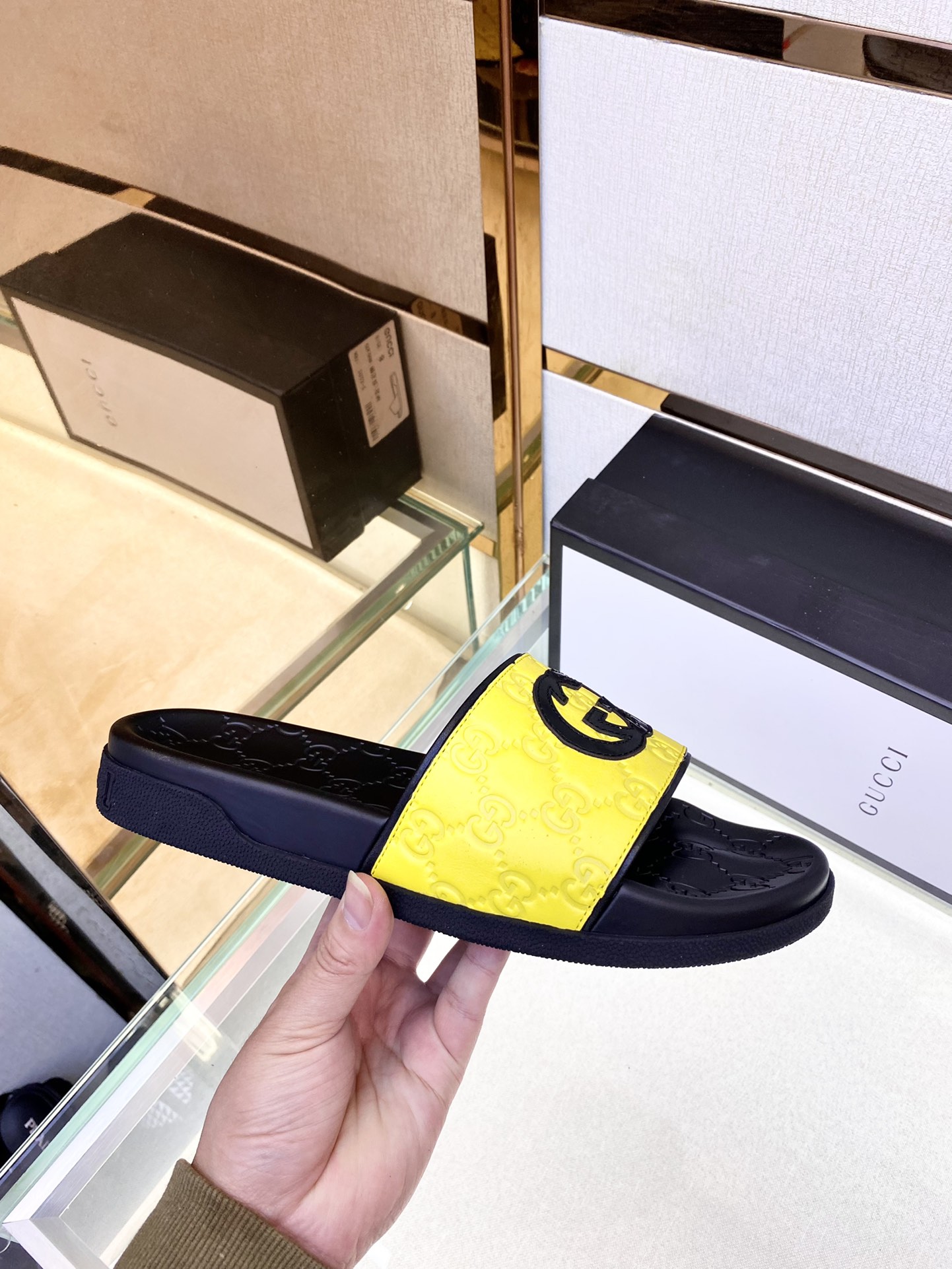 Gucci Casual Flat Sandals