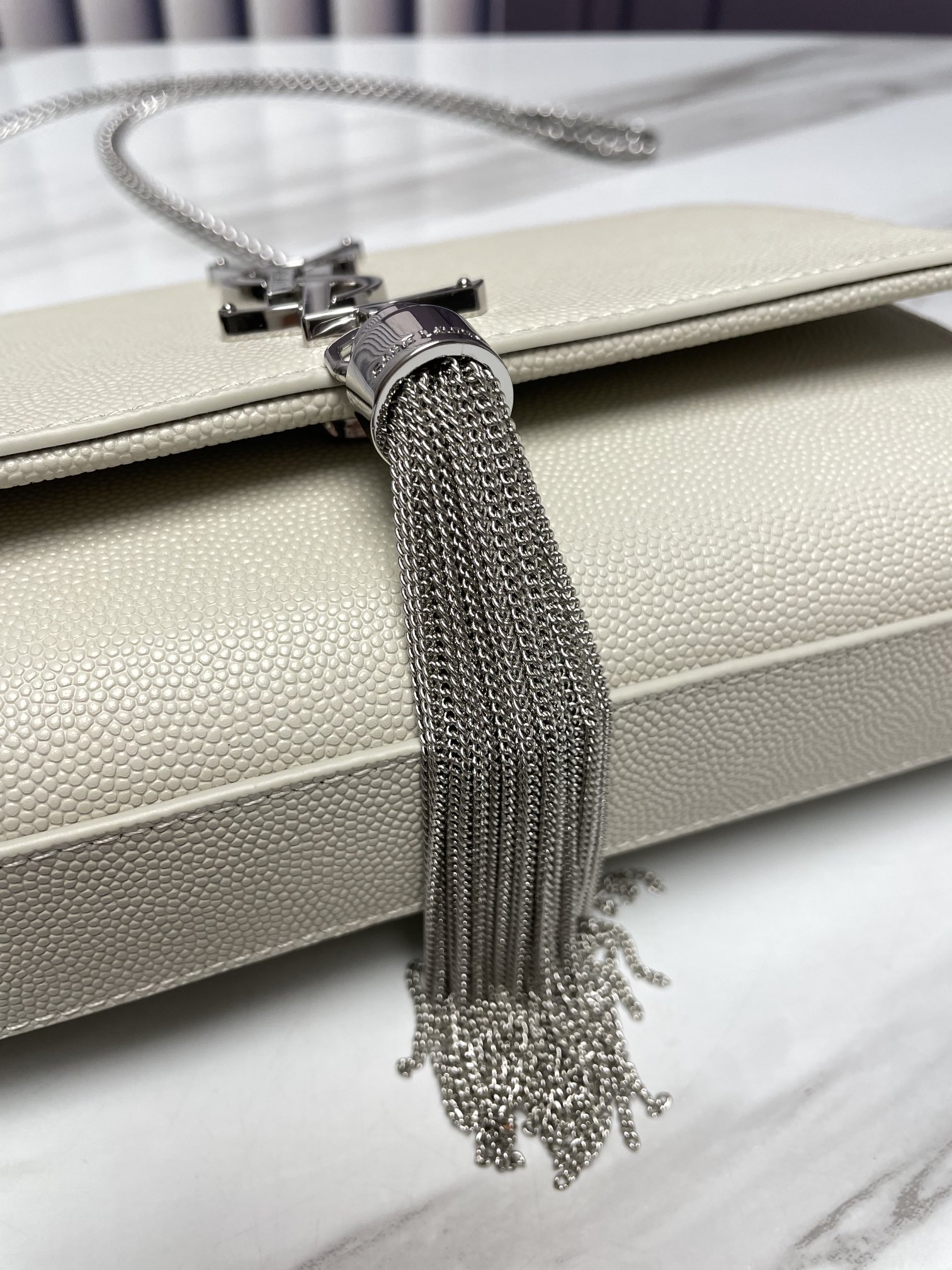 Saint Laurent Classic Chain Shoulder/Crossbody Bag in White for Women