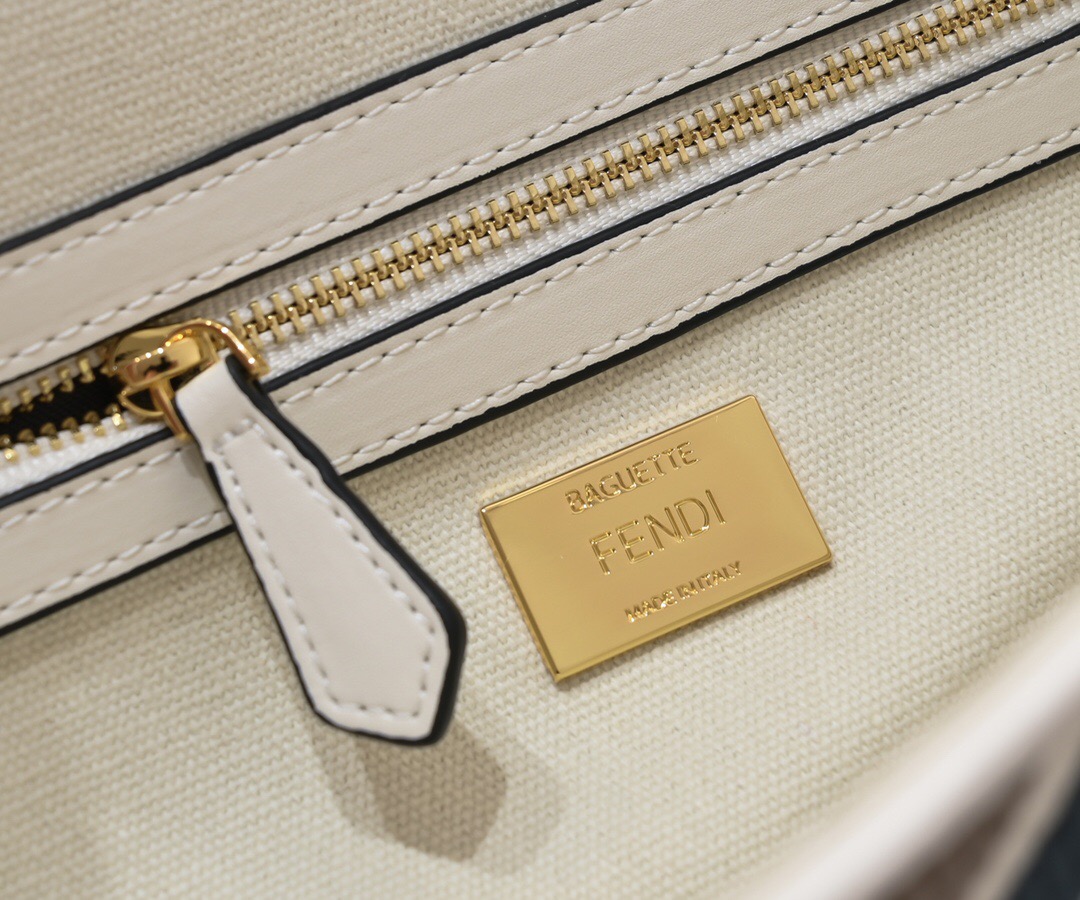 Fendi Classic Baguette Bag