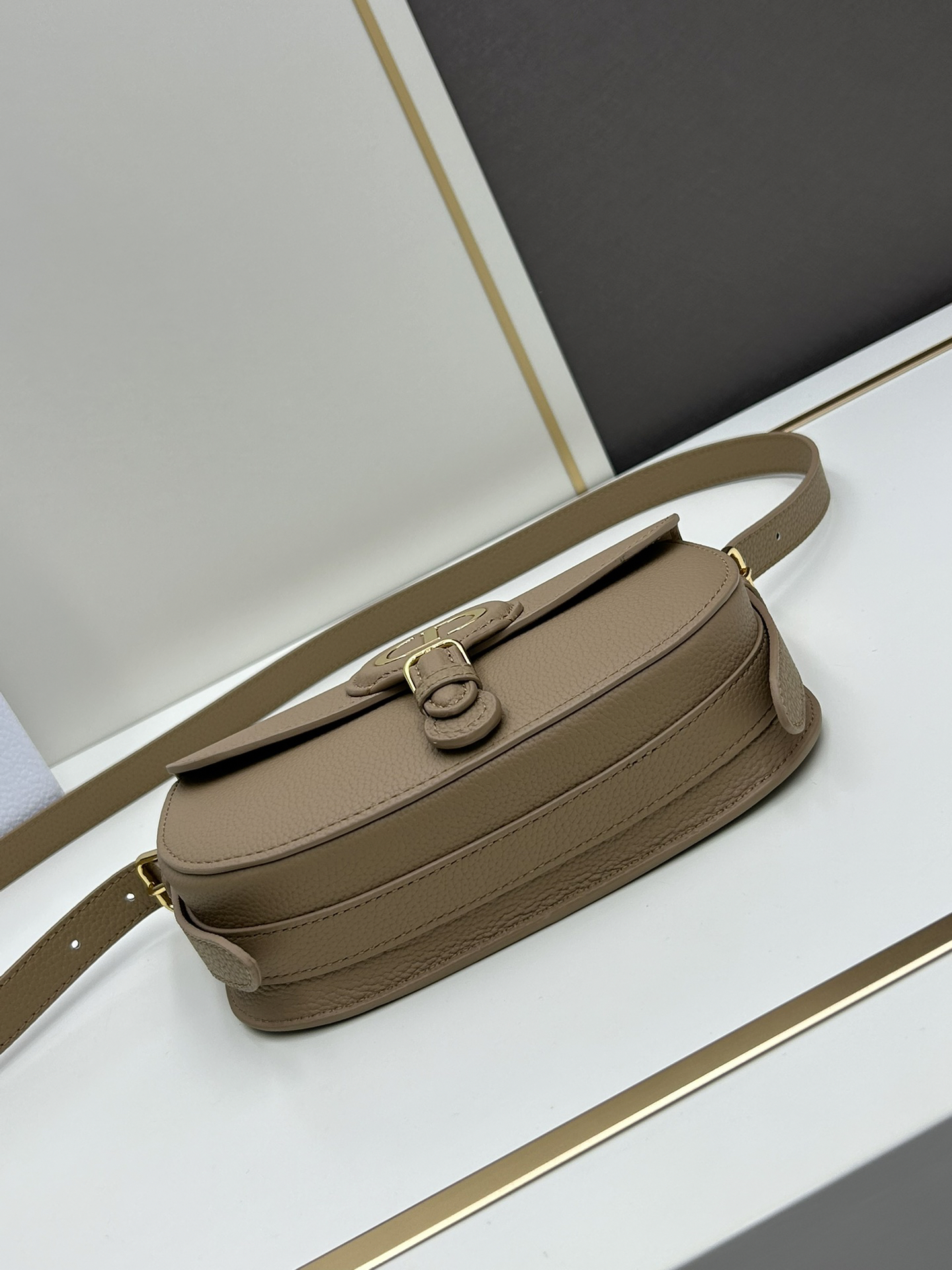 DIOR First-Layer Cowhide Saddle Bag