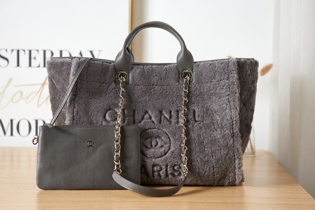 Chanel Paris Winter 2024 New Collection Large Tote Bag