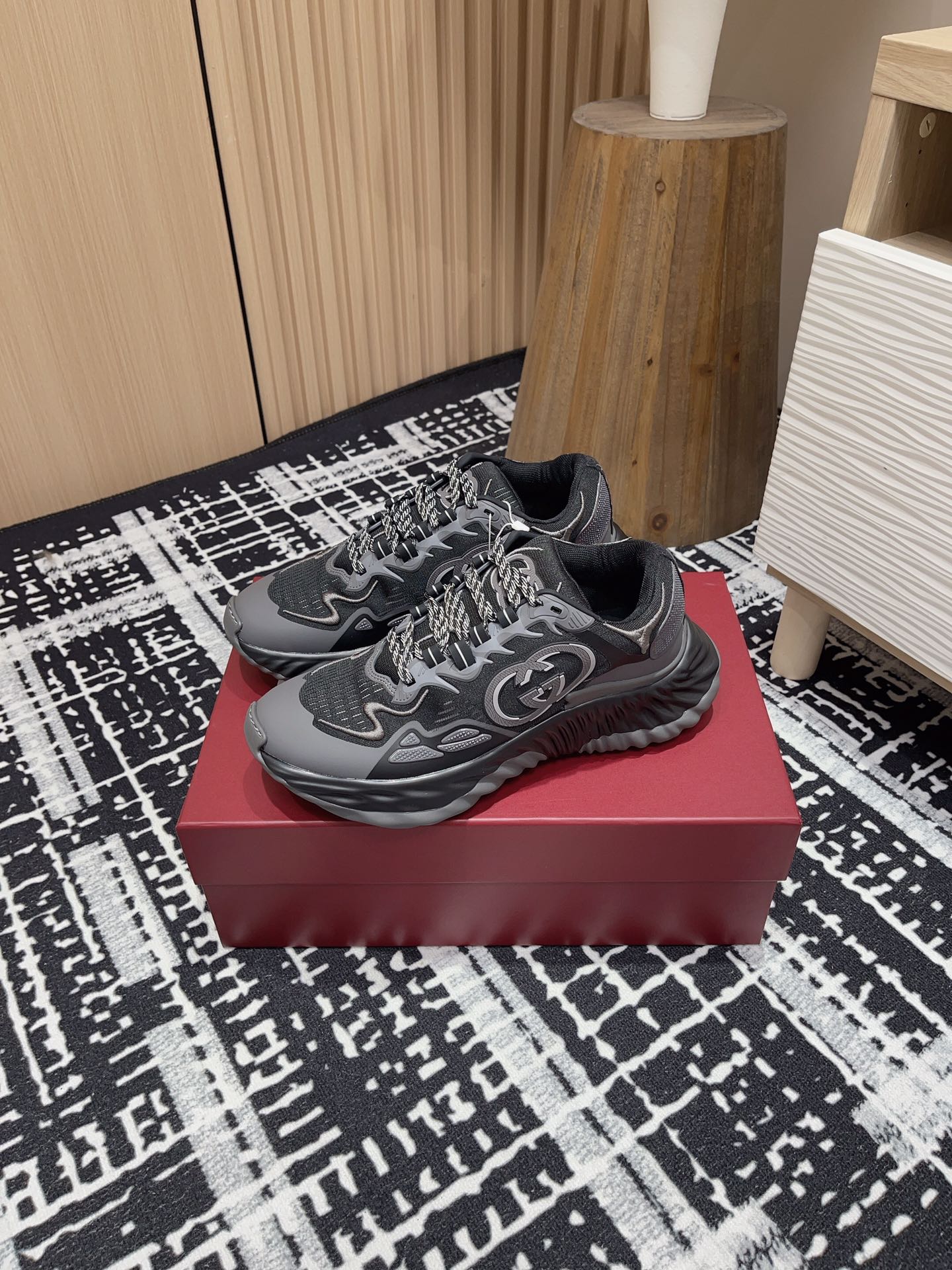 Gucci Ripple Sneakers