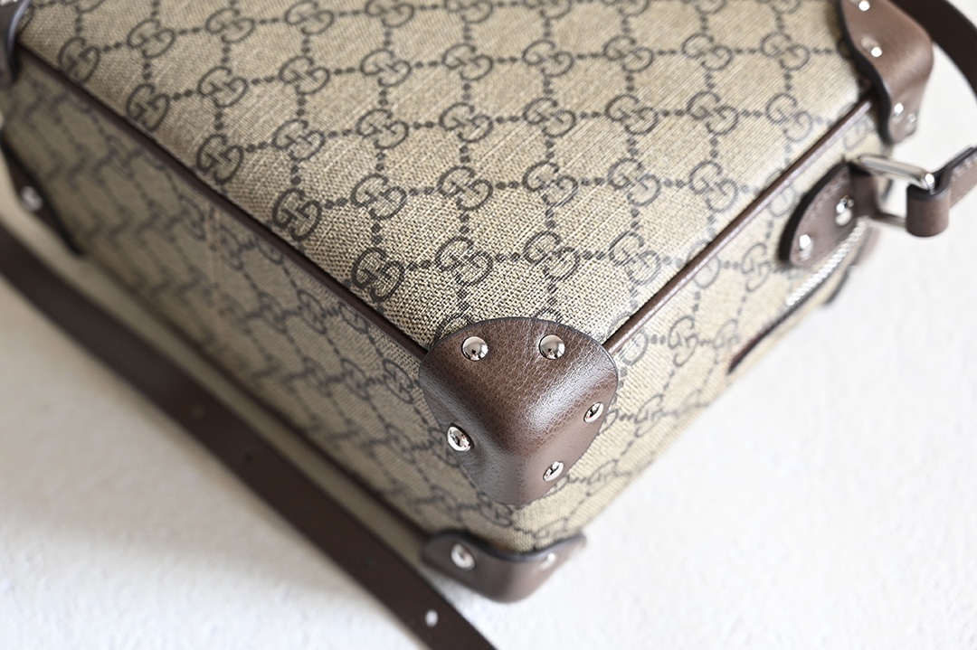 Gucci Vintage Wealthy Square Bag