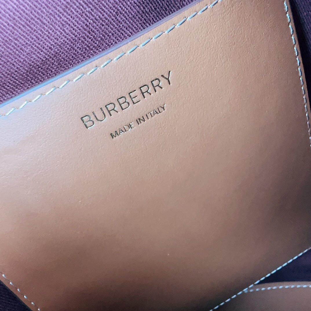 Burberry Classic Handbag With Shoulder & Crossbody Strap