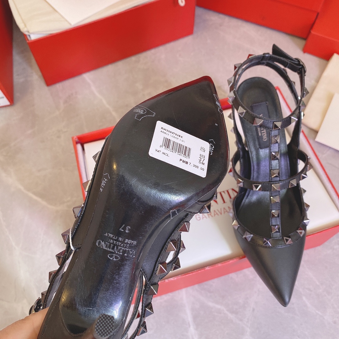 Valentino ROCKSTUD Patent Leather Lace-Up Studded High Heels (Heel Height: 6.5 cm)