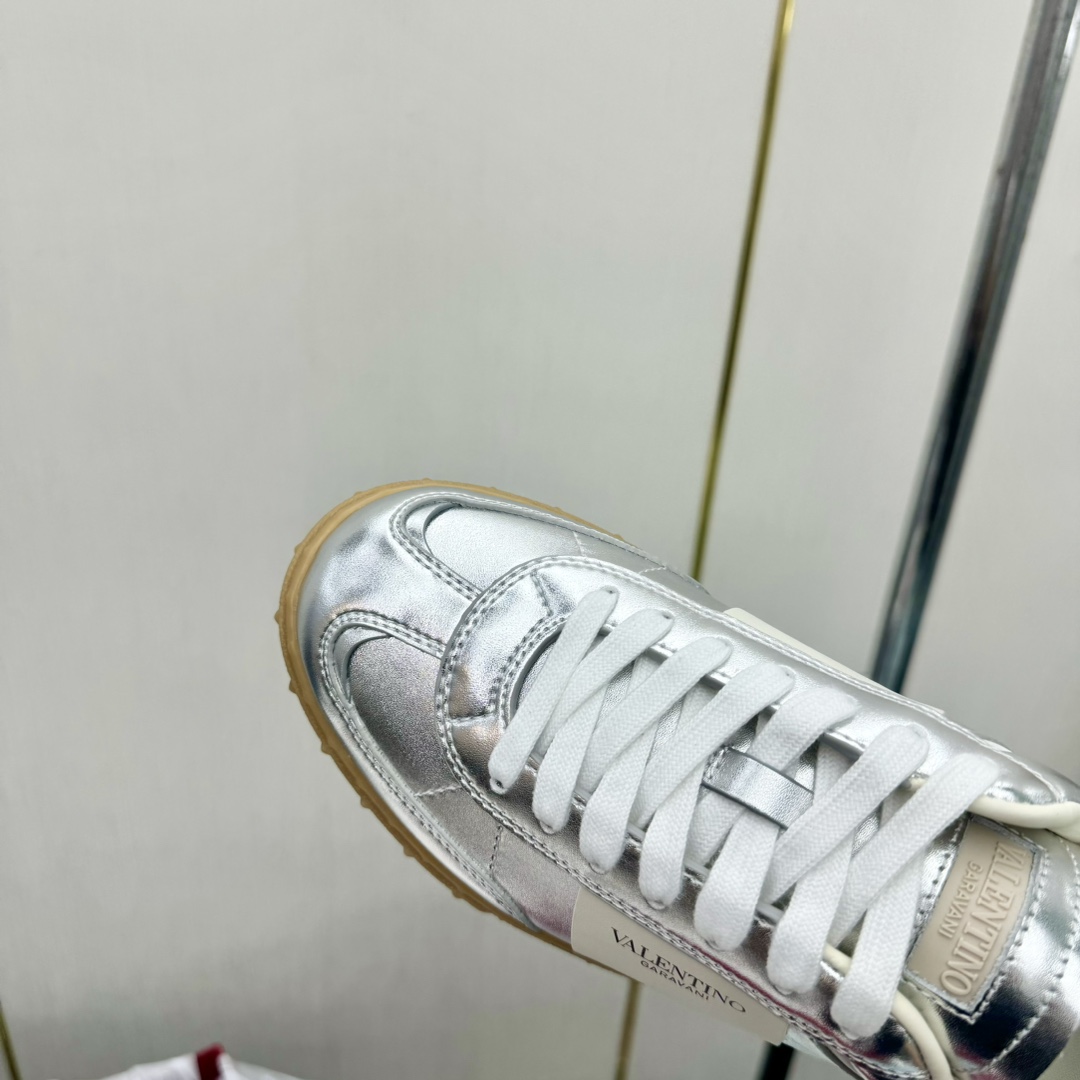 Valentino ONE STUD 2024 New Arrival Calfskin Lace-Up Trainer Sneakers