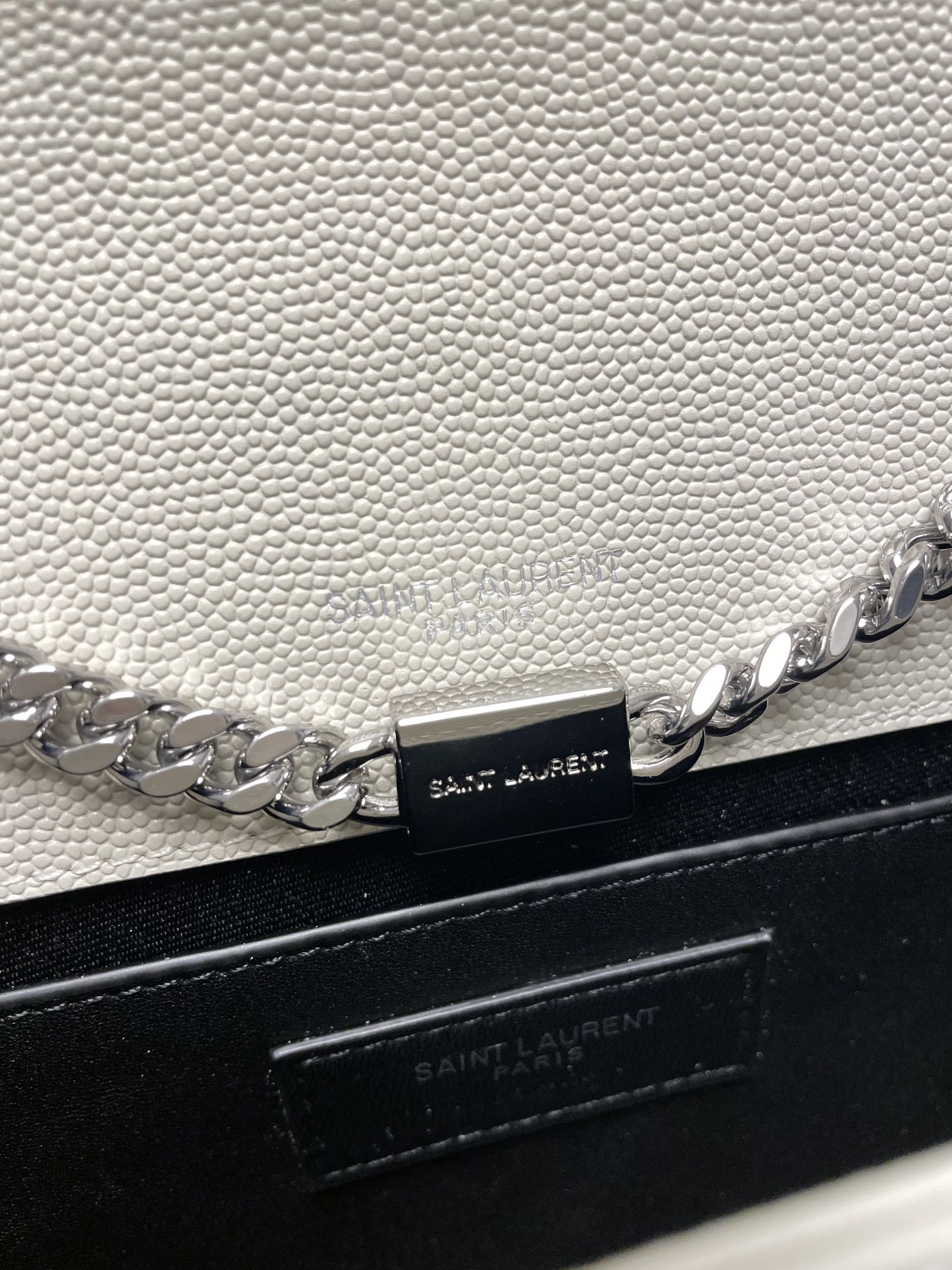 Saint Laurent Classic Chain Shoulder/Crossbody Bag in White for Women