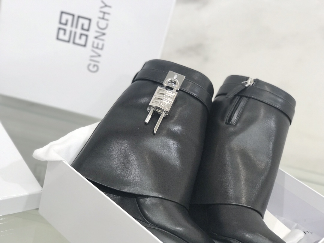 Givenchy Classic Leather Ankle Boots