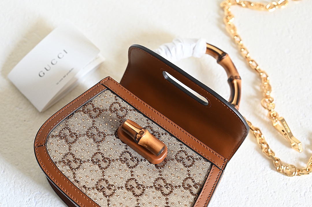 Gucci Classic Vintage-Inspired Leather Handbag