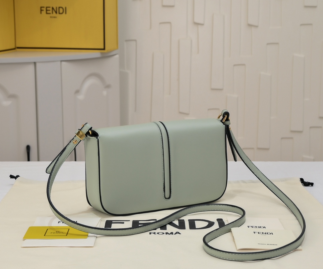 FENDI1:1 high-end quality top original size copyFendi fendi chain bag shoulder Messenger bagOriginal big brand luxury goods 1:1 high-end quality top original size copy