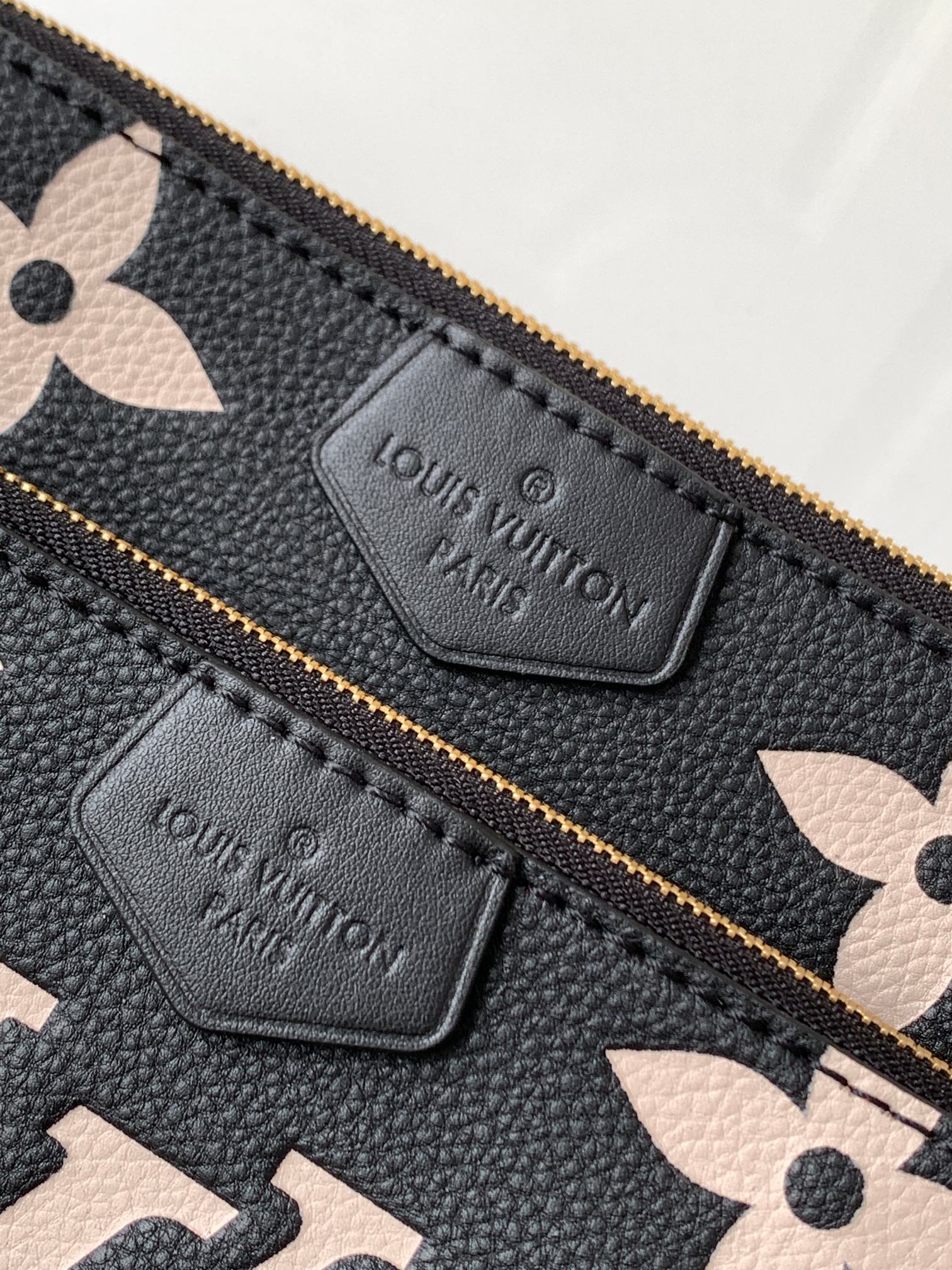 Louis Vuitton Classic Vintage-Inspired Crossbody/Shoulder Bag