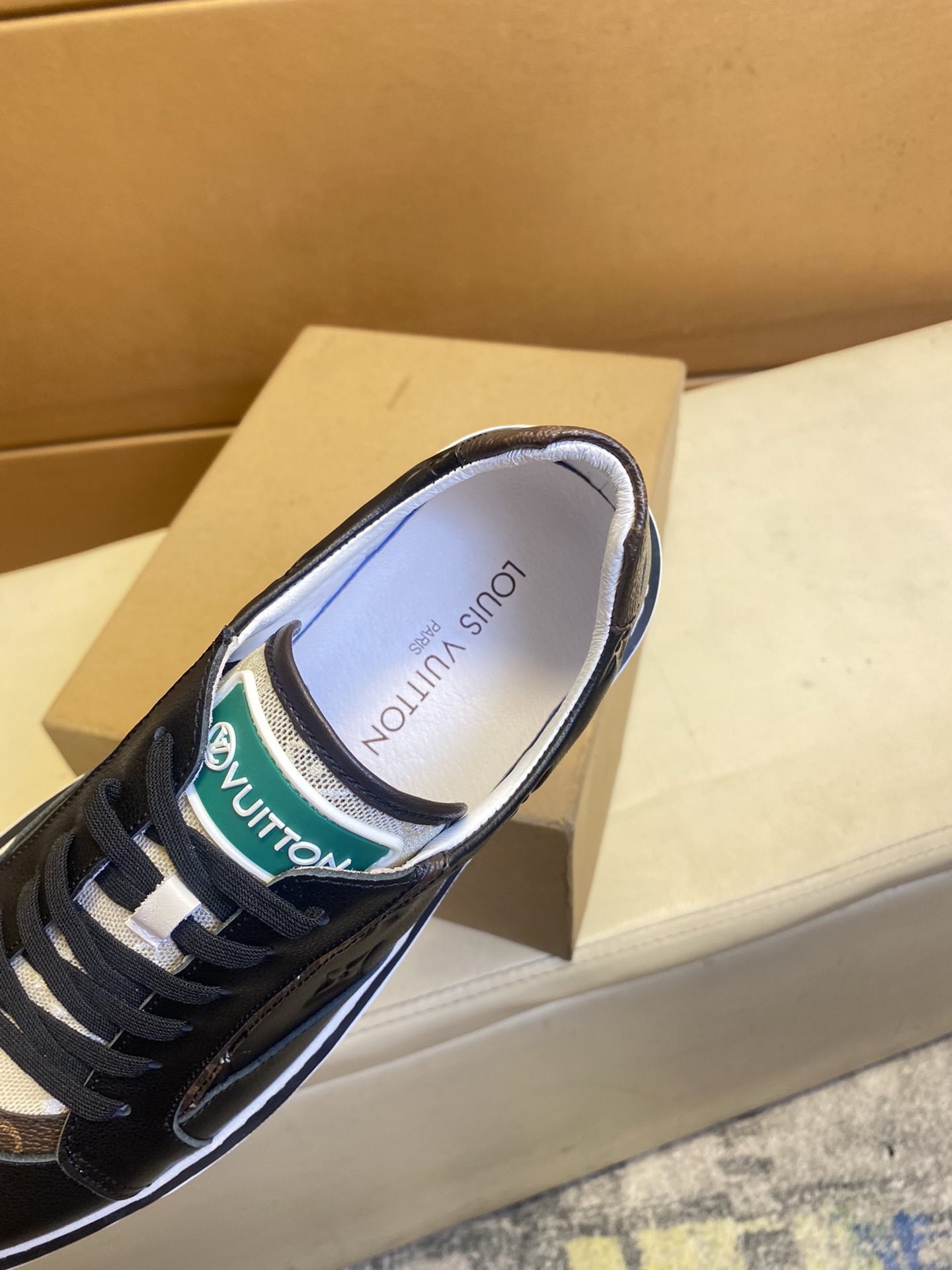 Louis Vuitton Fashionable Versatile Sneakers