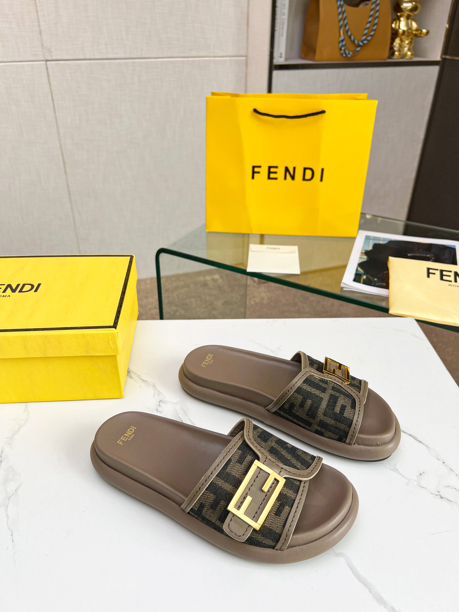 FENDI Casual Slippers
