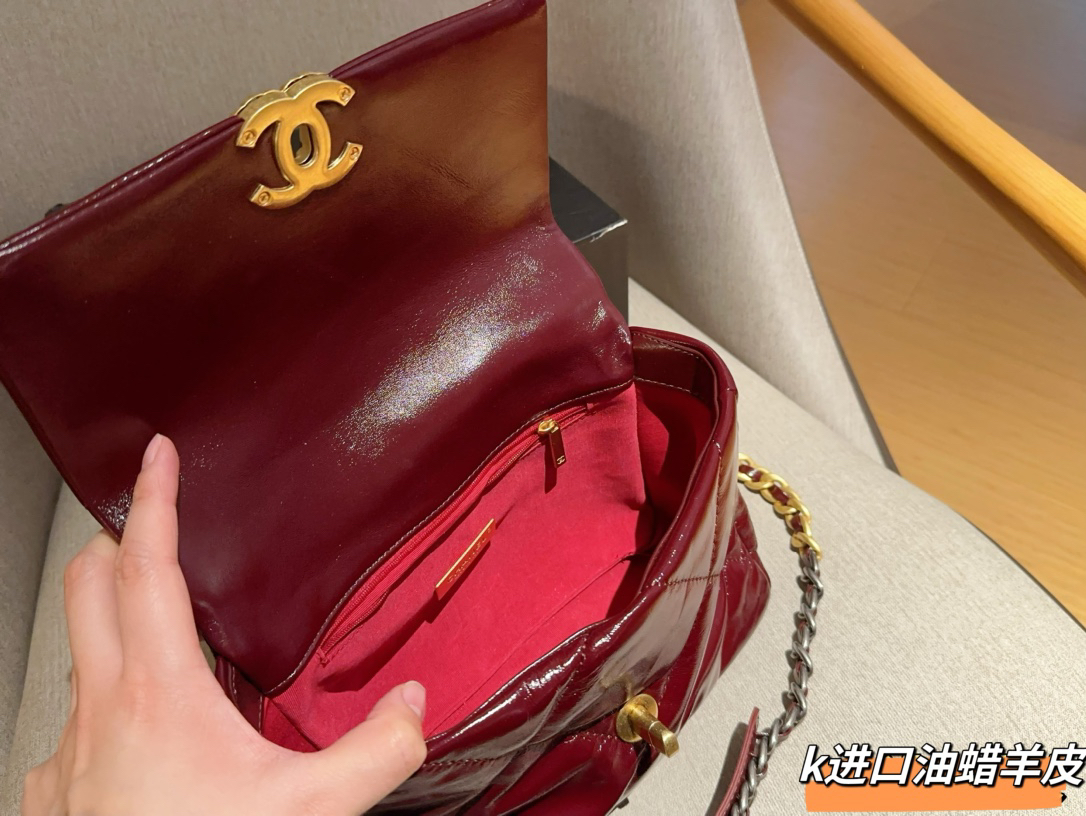 Chanel Oiled Wax Lambskin 19 Bag