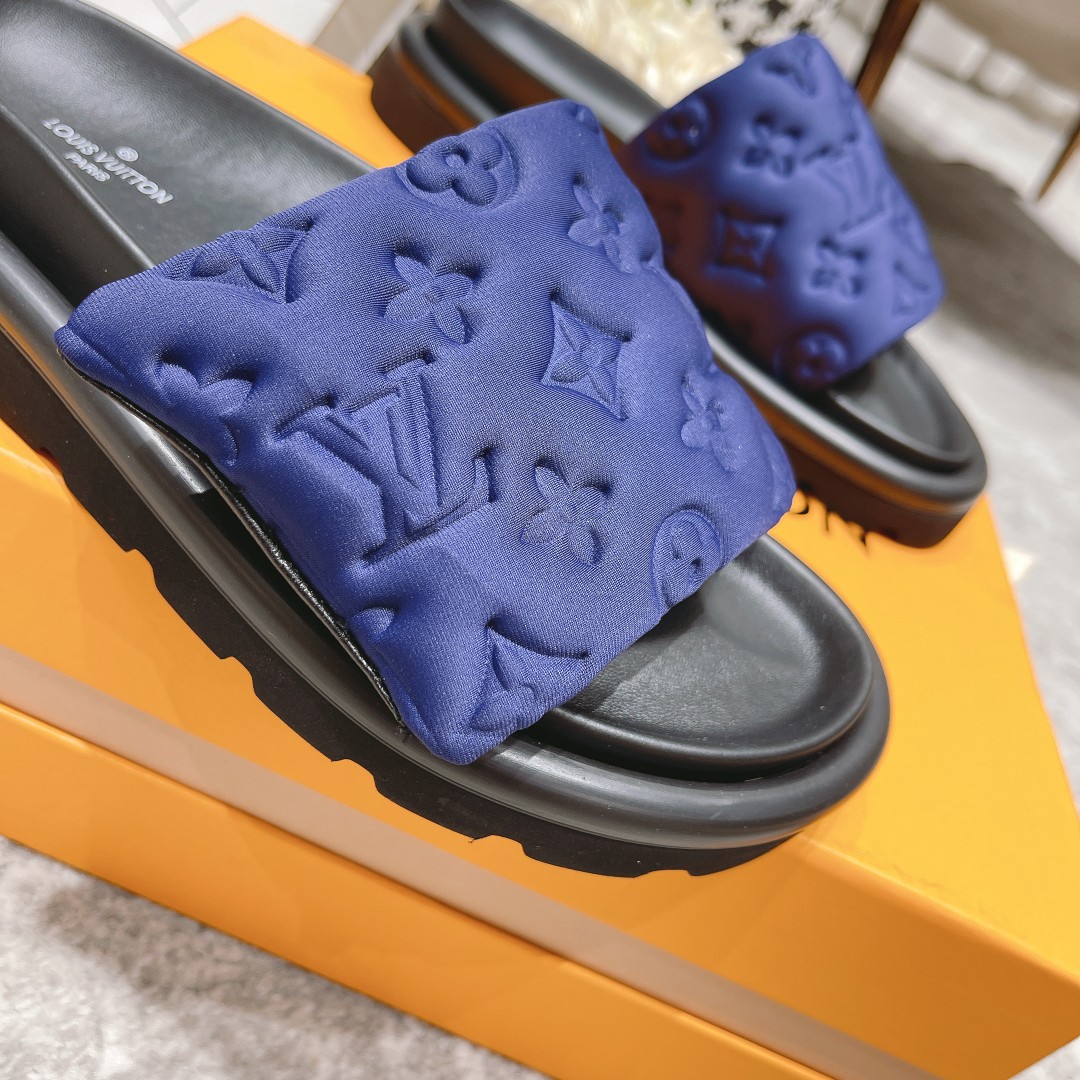 LV Fashionable Classic Versatile Leather Slippers