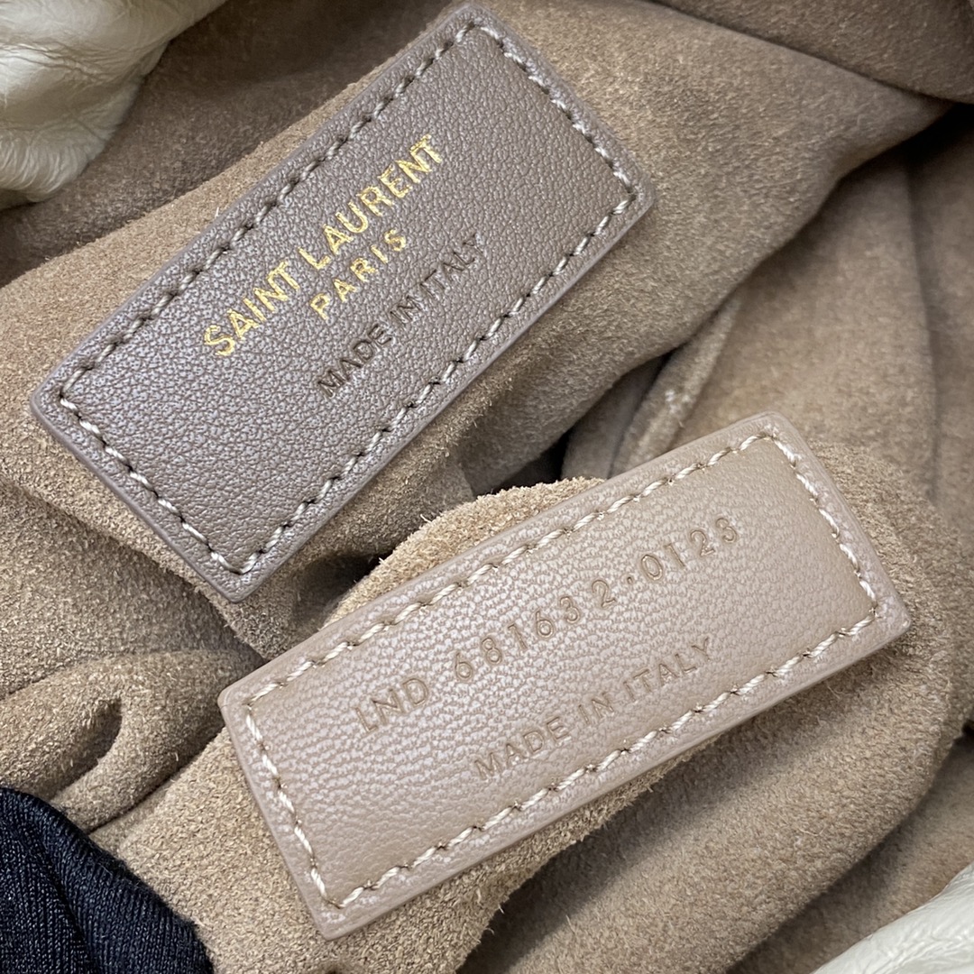 Saint Laurent Classic Chain Shoulder/Crossbody Bag in White for Women