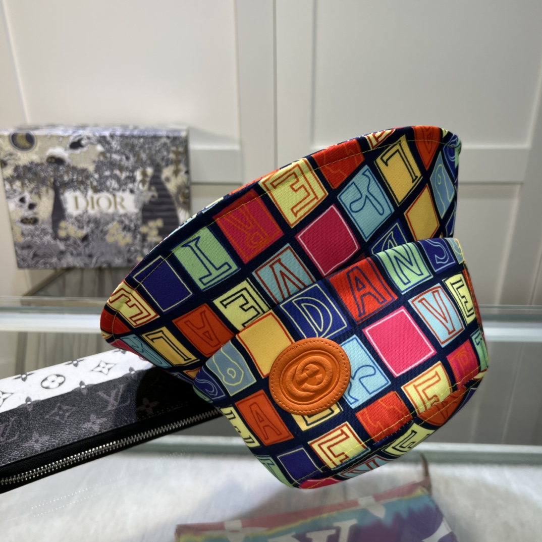 GUCCI Color-Block Fisherman Hat