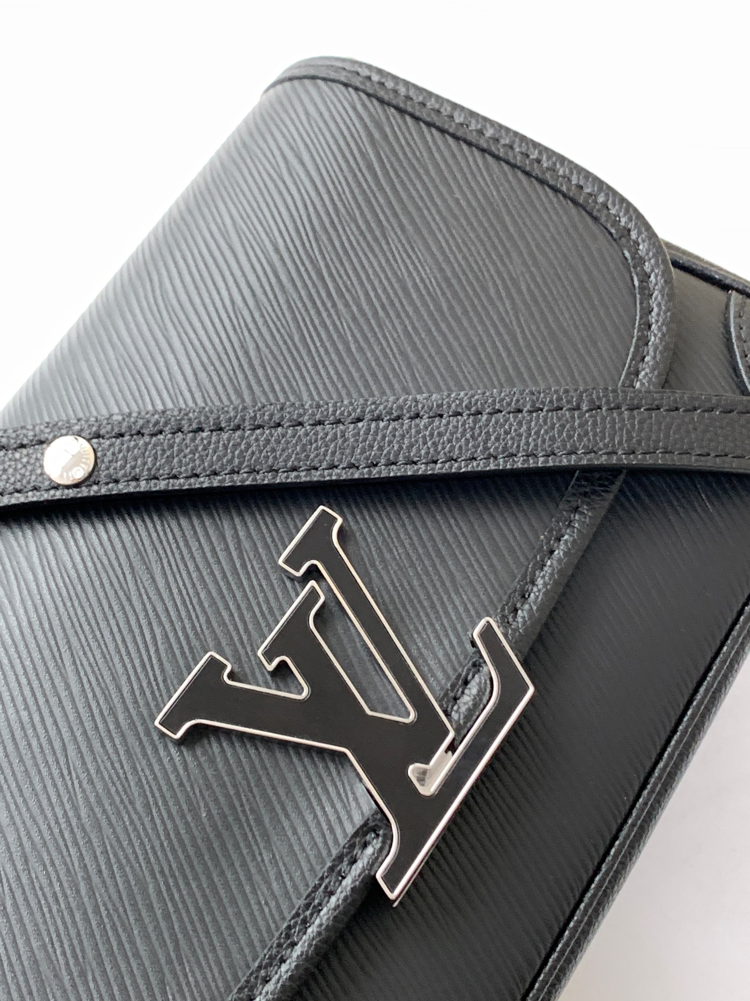 LV Cowhide Crossbody/Shoulder Bag