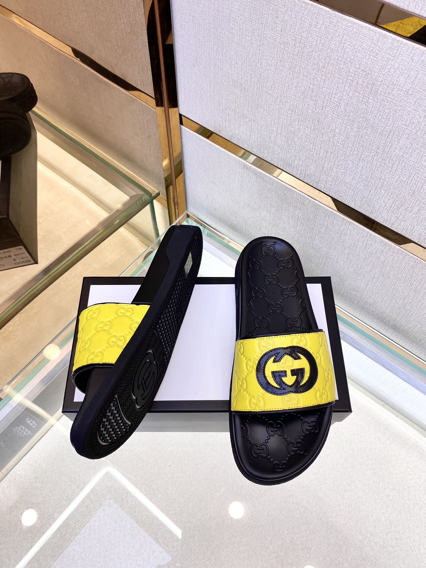 Gucci Casual Flat Sandals