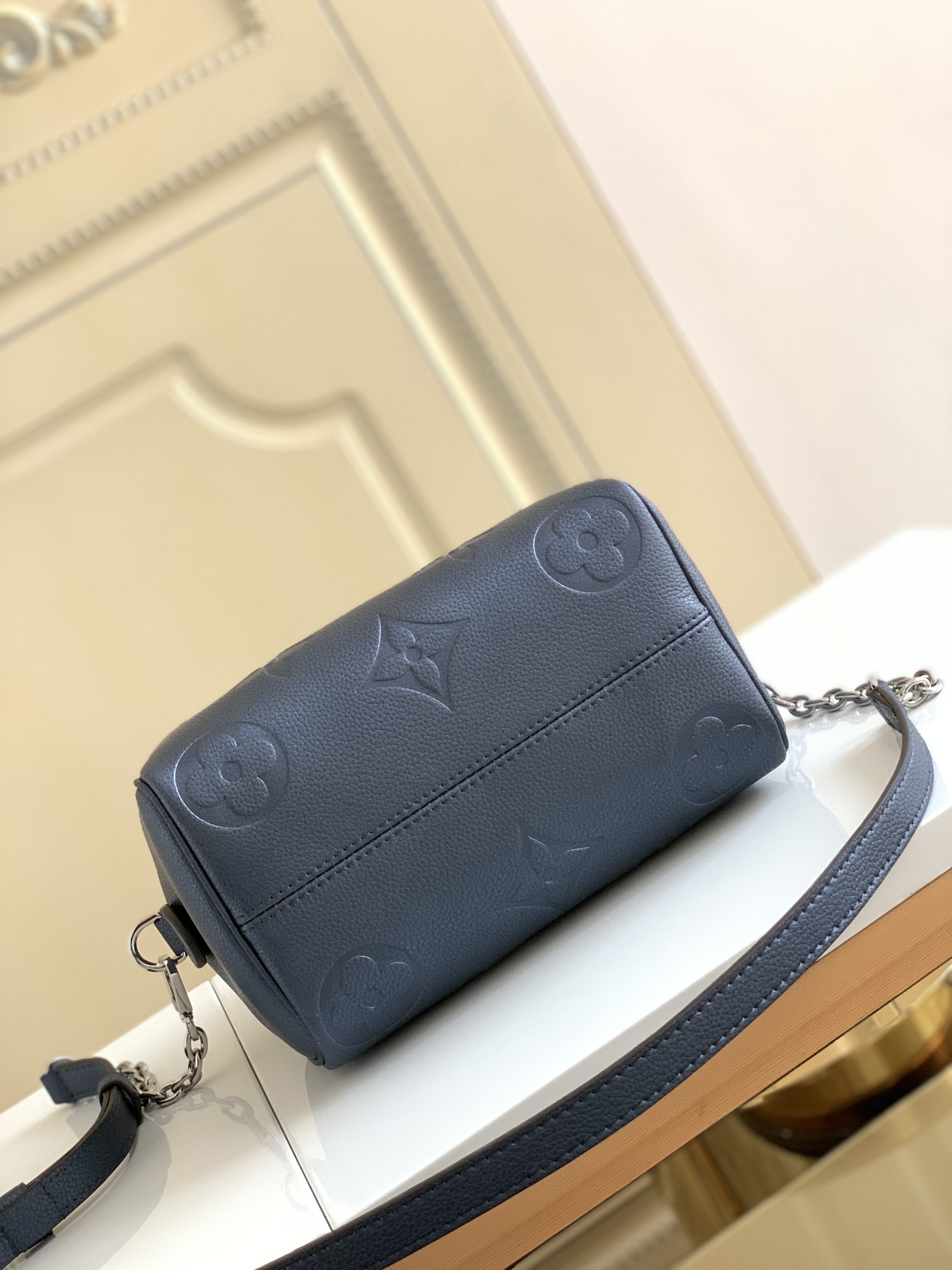 Louis Vuitton Stylish Versatile Leather Crossbody/Shoulder Bag
