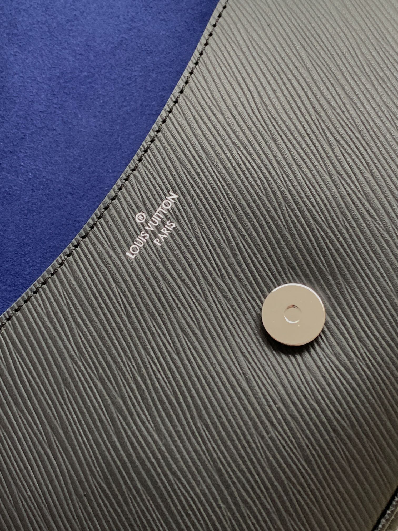 LV Cowhide Crossbody/Shoulder Bag