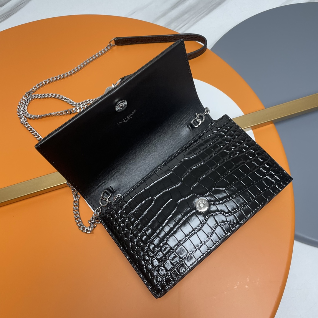 Saint Laurent Classic Chain Shoulder/Crossbody Bag for Women  in Black