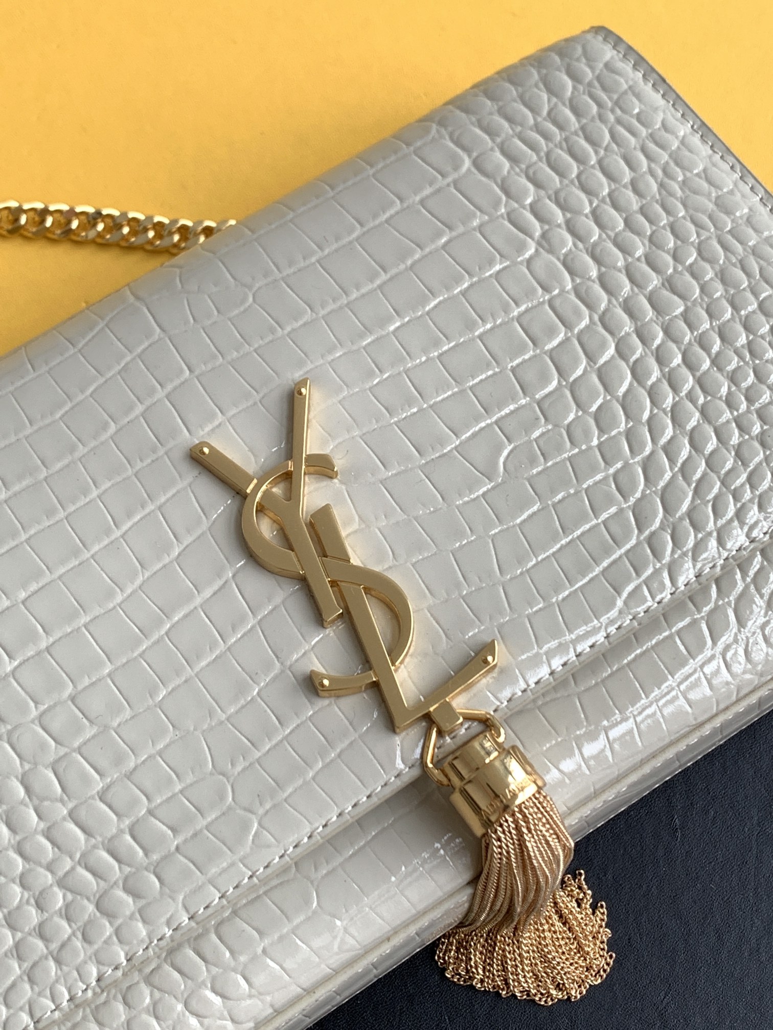 Saint Laurent Classic Chain Shoulder/Crossbody Bag in White for Women
