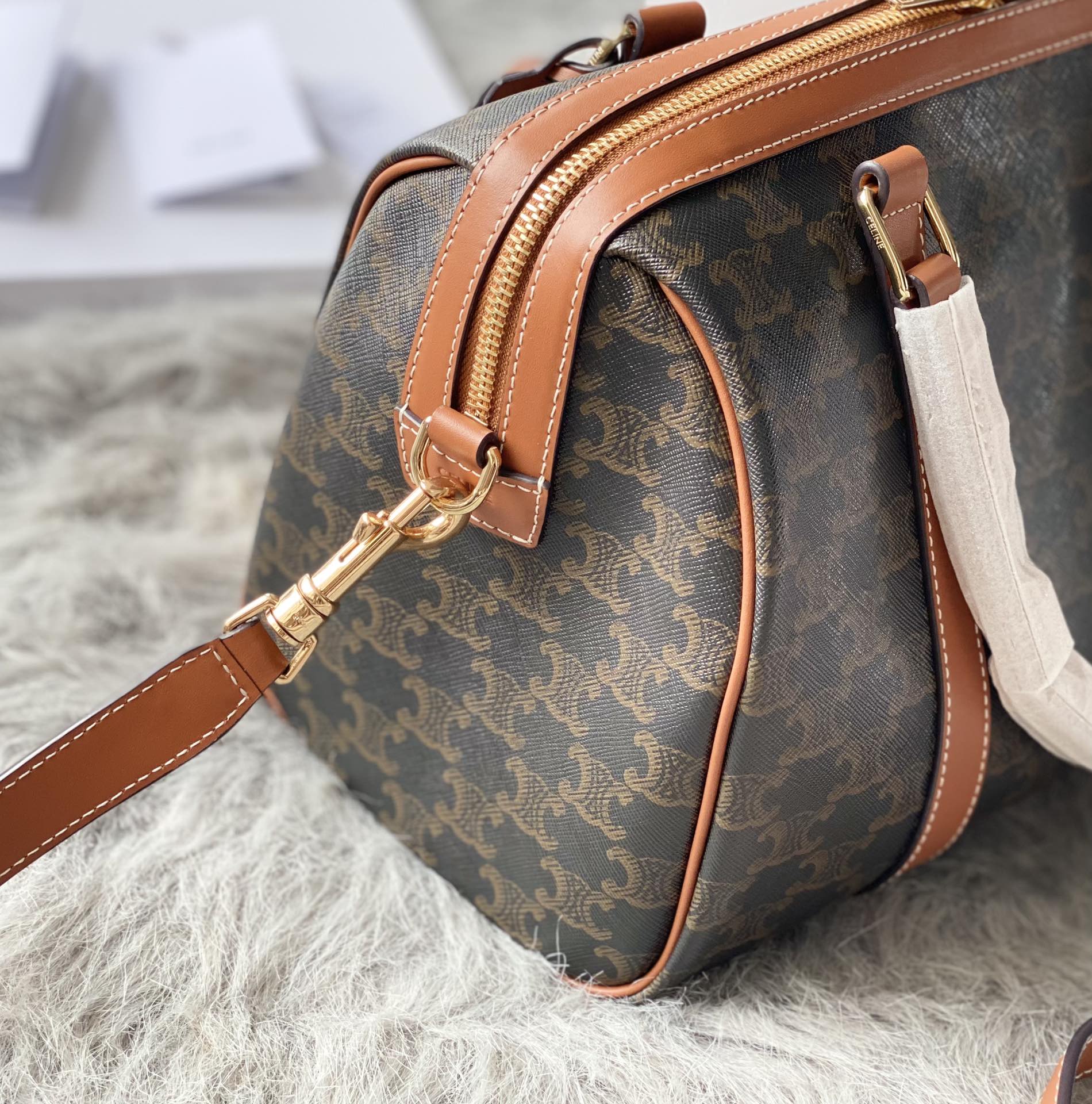 Original big brand luxury goods 1:1 high-end quality top qualityceline* TRIOMPHE old flower Boston / pillow bagOriginal big brand luxury goods 1:1 high-end quality top original size copy