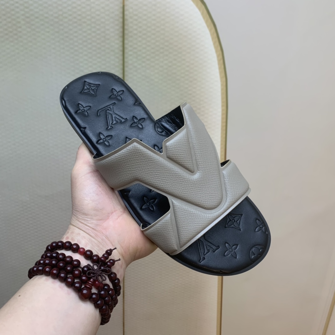 LV Fashionable Classic Versatile Leather Slippers