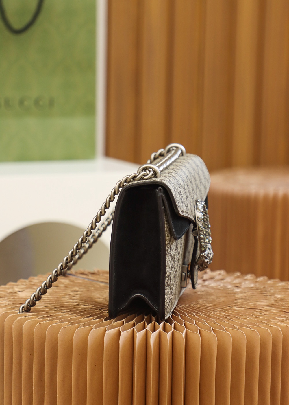 Gucci Classic Rich-Tone Cowhide Chain Crossbody/shoulder Bag