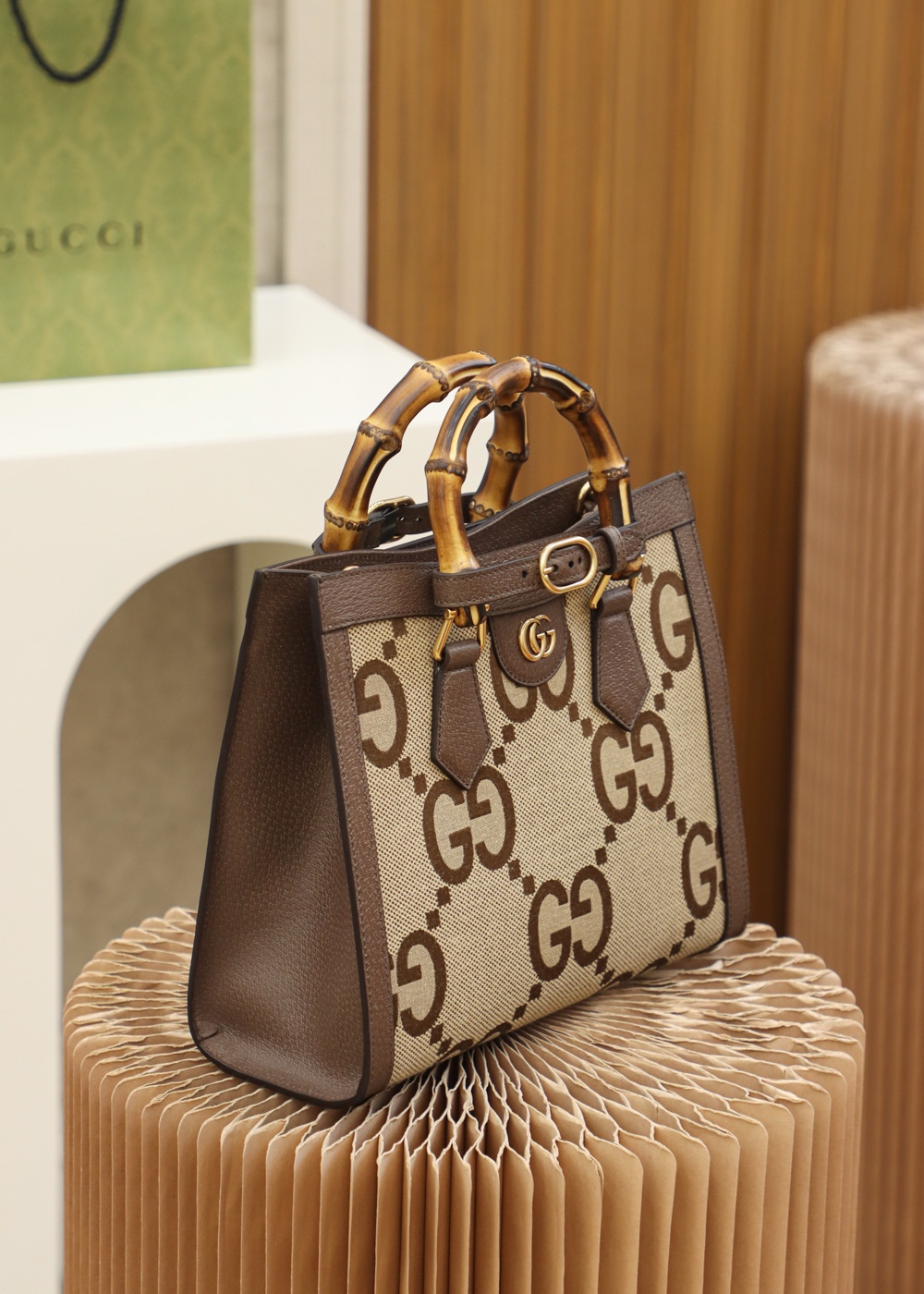 Gucci Classic Vintage-Inspired Leather Handbag
