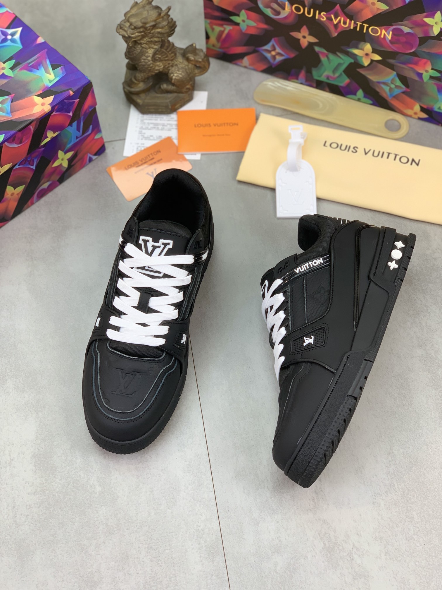 Louis Vuitton Fashionable Versatile Sneakers