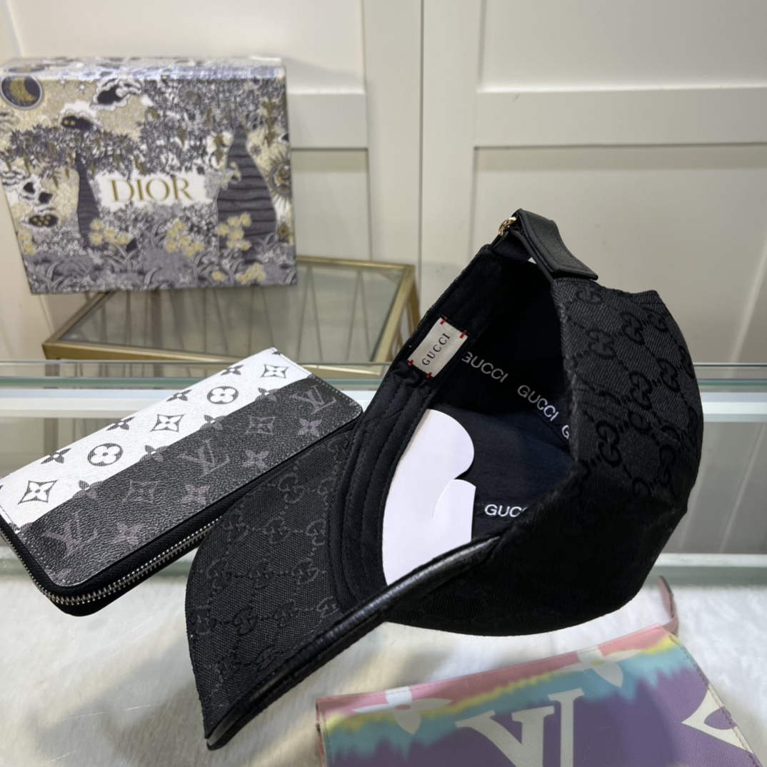 Gucci Classic Monogram Cap