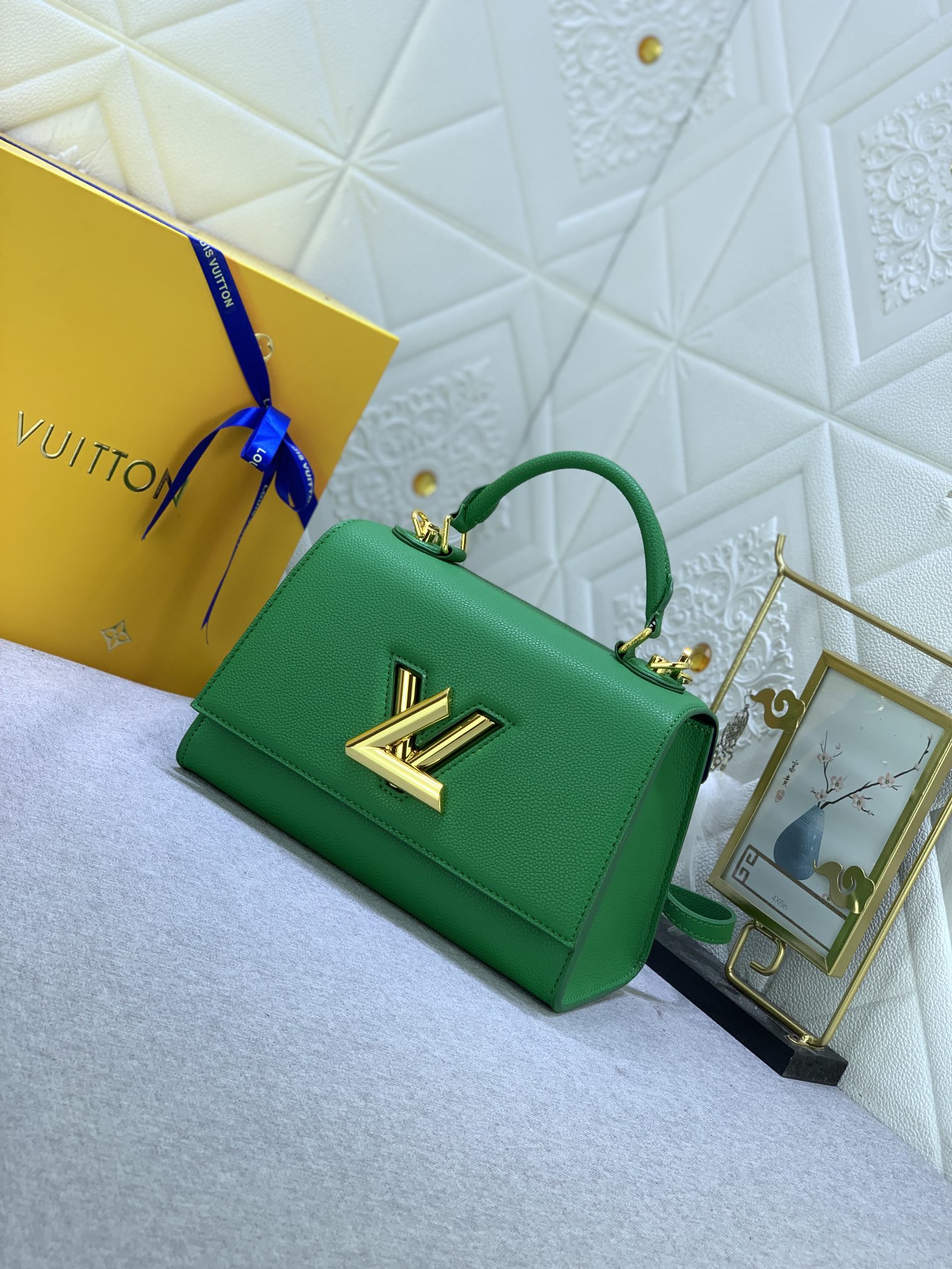 Louis Vuitton Stylish Versatile Leather Crossbody/Shoulder Bag