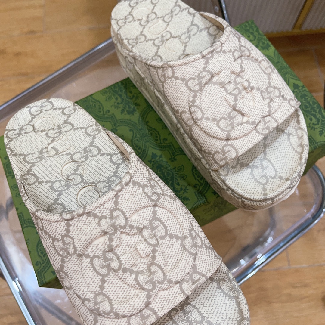 Gucci Print Vibrant Chunky-Sole Sandals