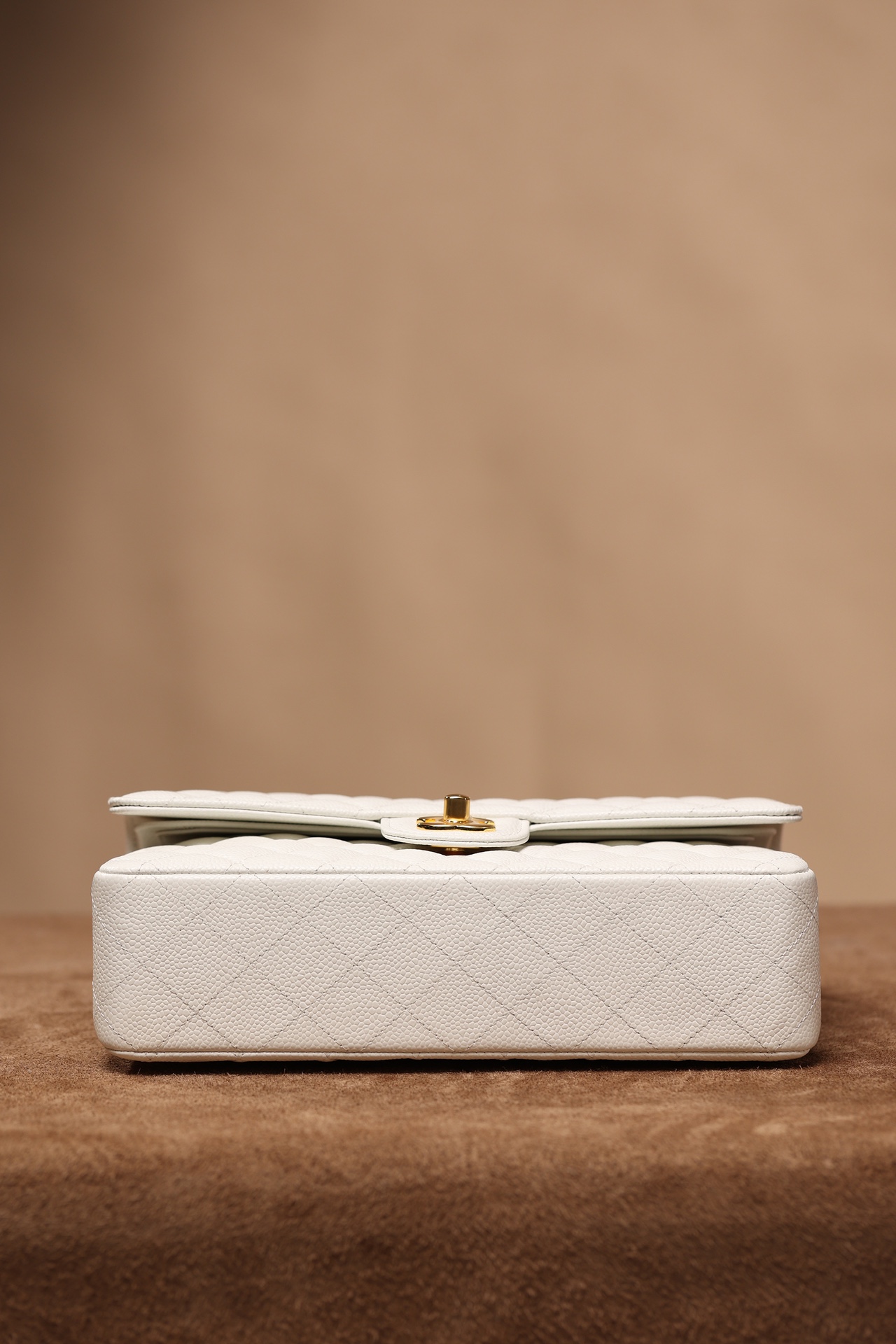 Chanel Elegant White Caviar Leather Single Shoulder Bag