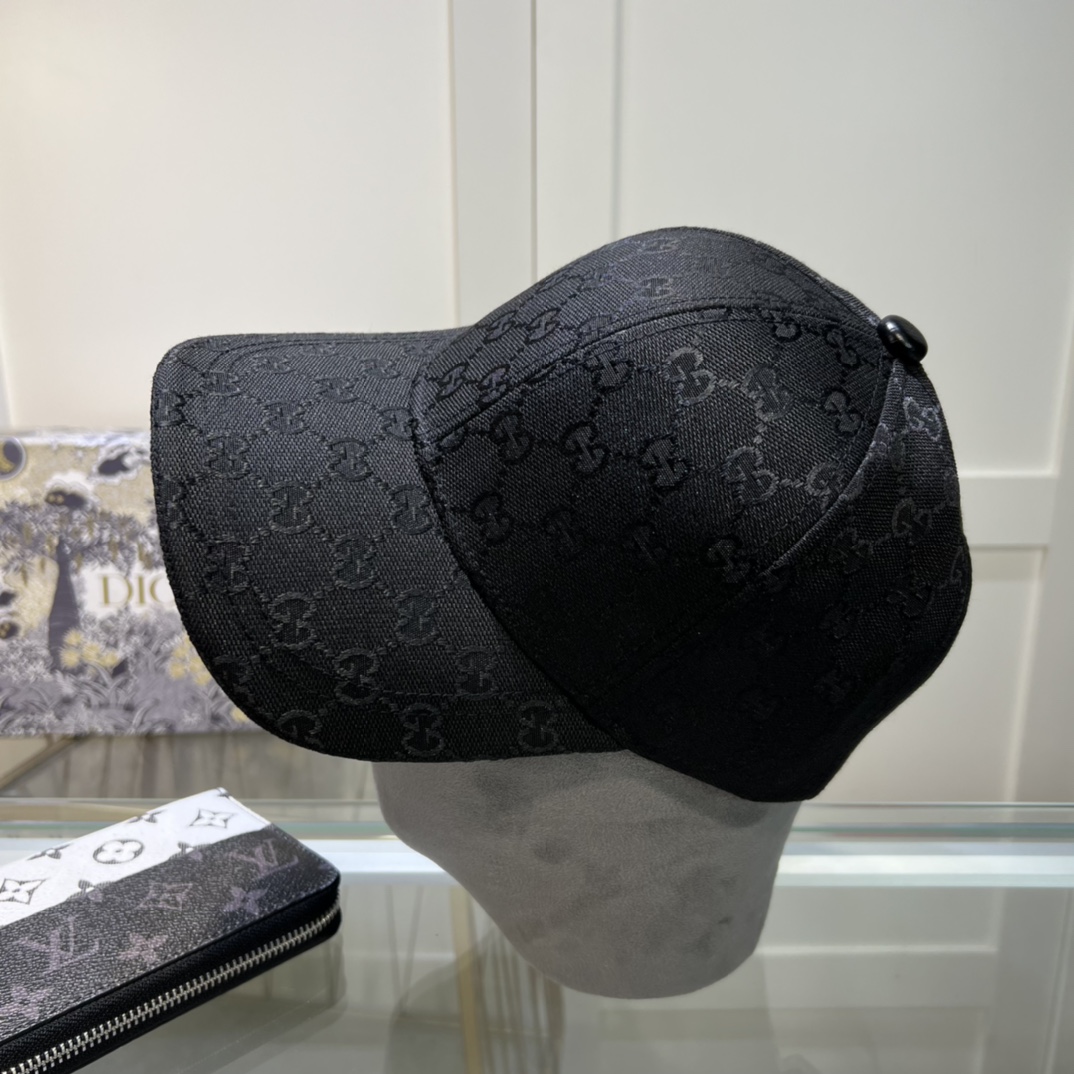 Gucci Classic Monogram Cap