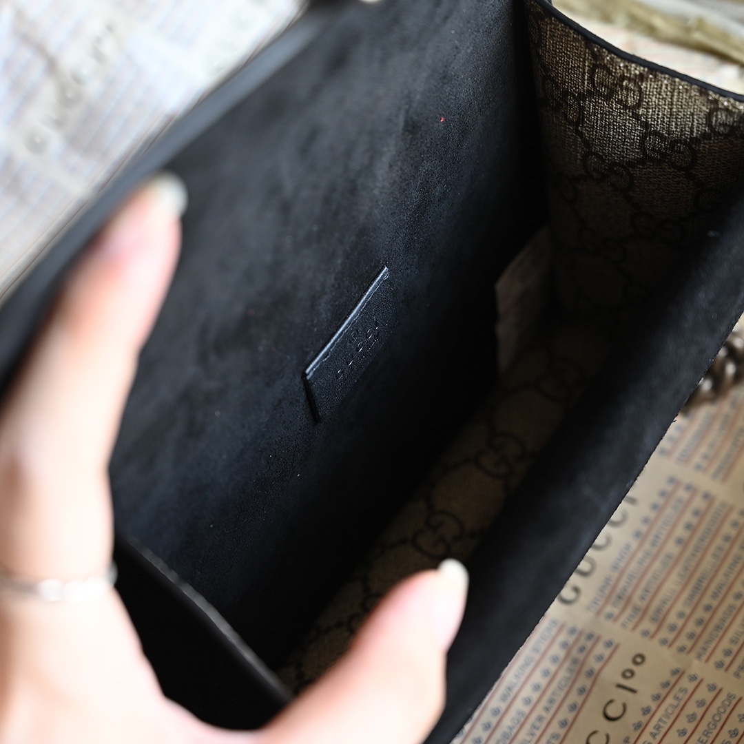 Gucci Classic Rich-Tone Cowhide Chain Crossbody/shoulder Bag