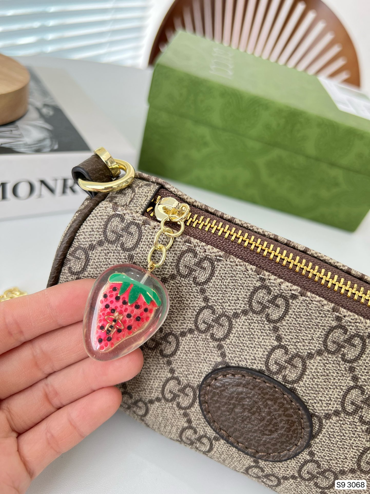 Gucci Classic Leather Clutch Bag