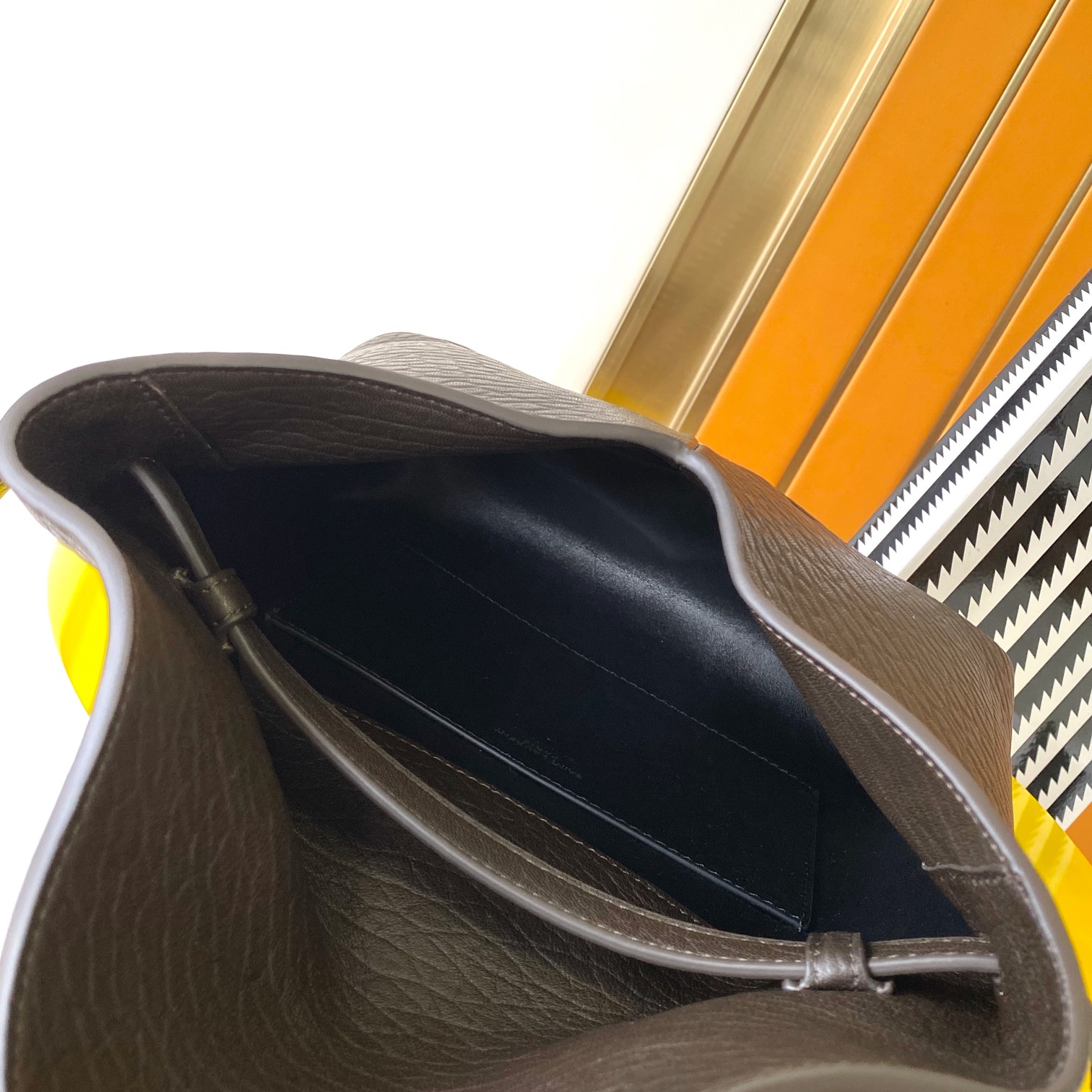 Saint Laurent P580 CASSANDRA Envelope Courier Bag in Sheepskin Leather