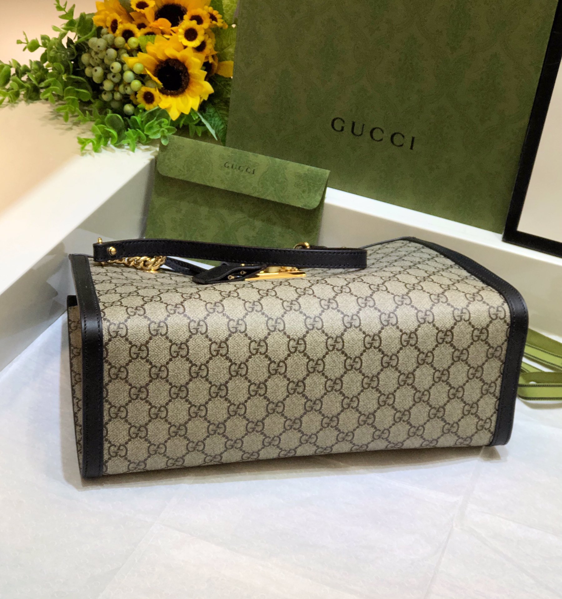 Gucci Classic Vintage-Inspired Leather Large Tote Bag