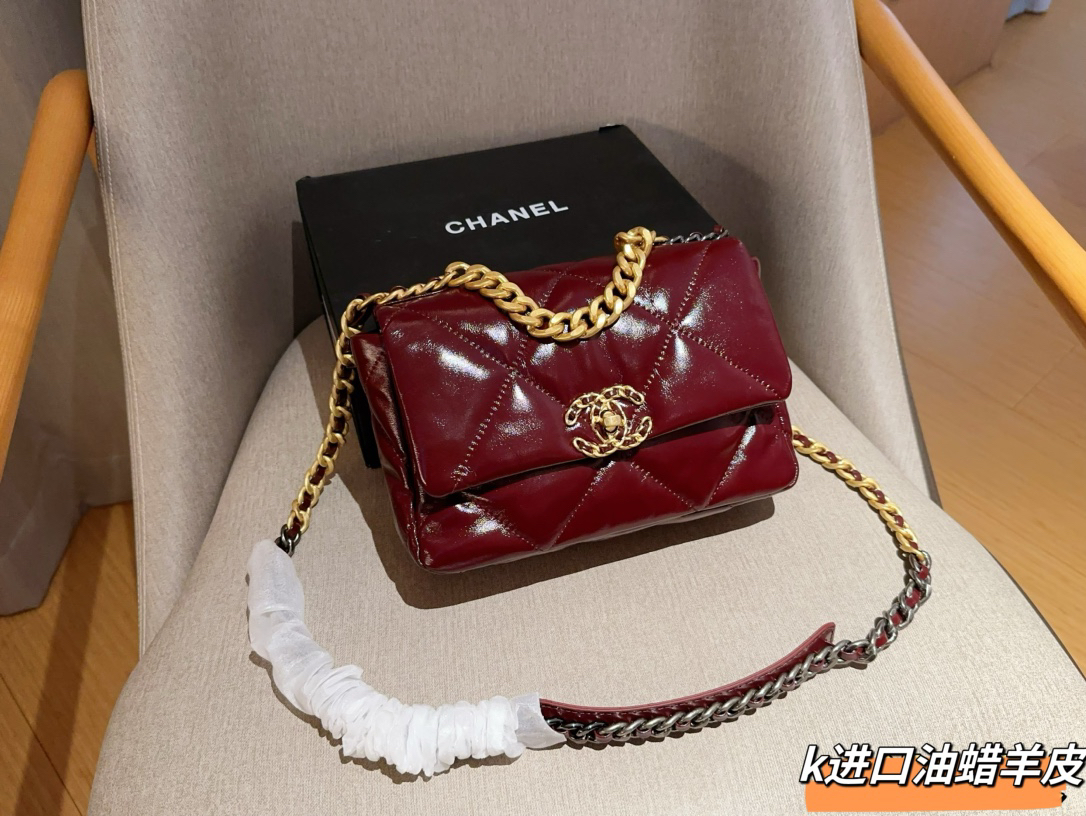 Chanel Oiled Wax Lambskin 19 Bag