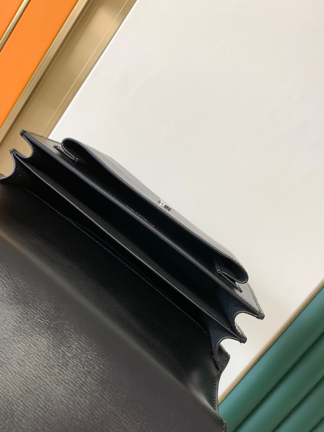 Saint Laurent Classic Chain Shoulder/Crossbody Bag for Women  in Black