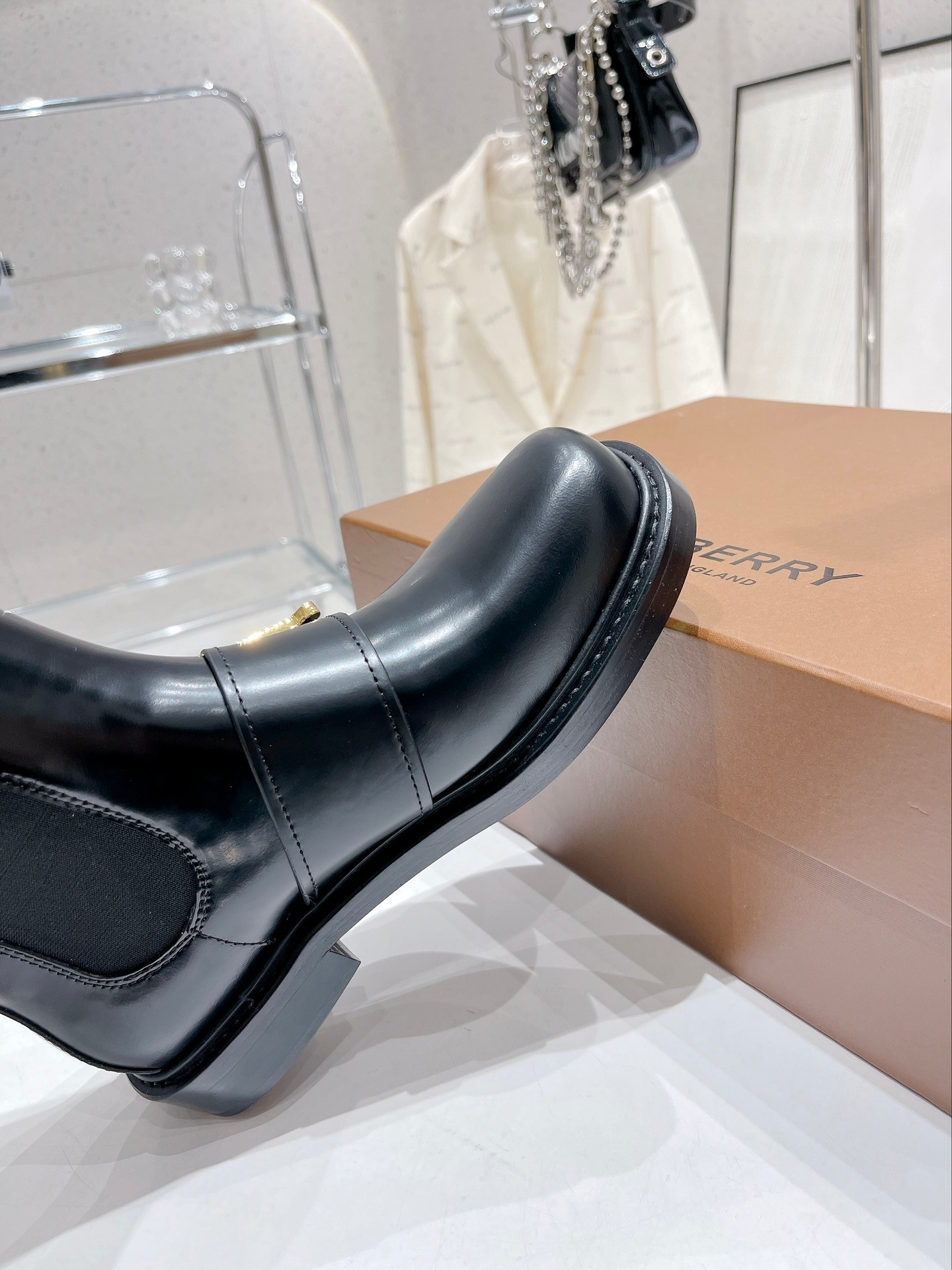 Burberry Chelsea Leather Short Boots