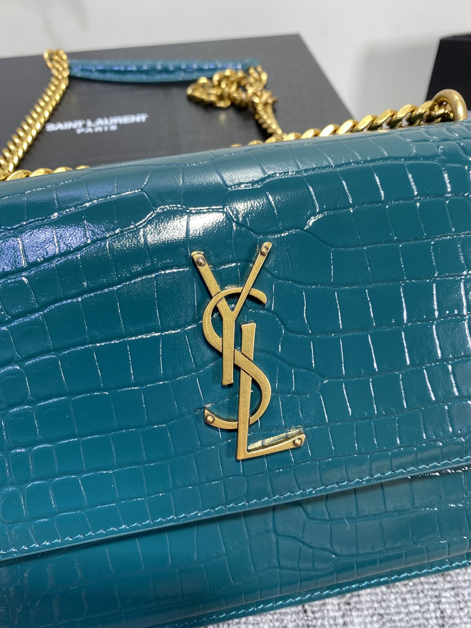 Saint Laurent Classic Chain Shoulder/Crossbody Bag for Women
