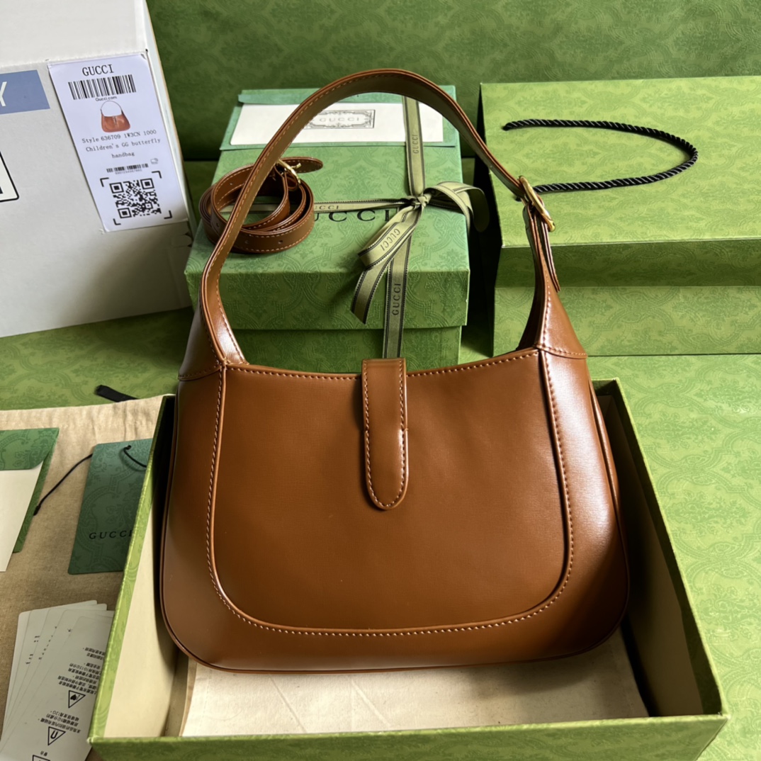Gucci Classic Vintage Leather Underarm Handbag with Modern Touch