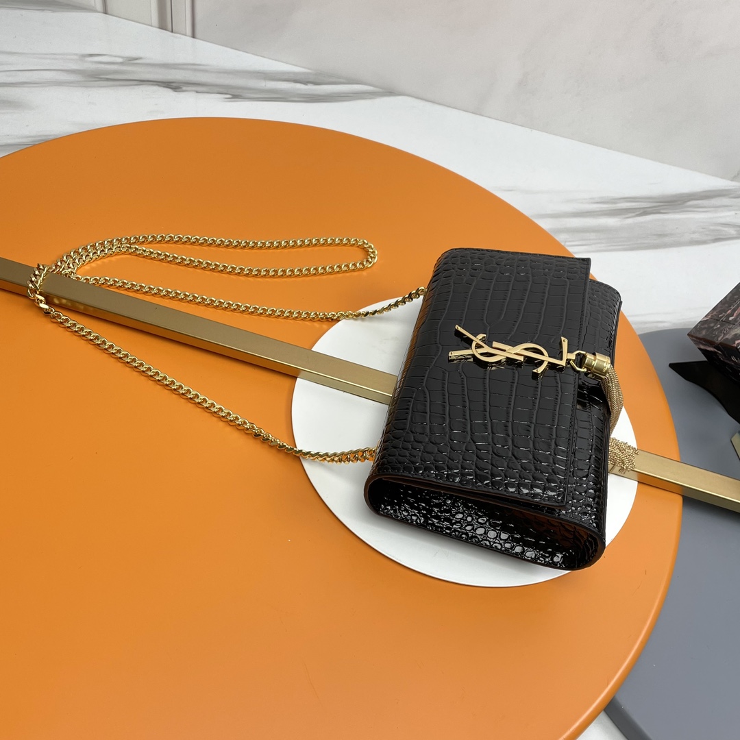 Saint Laurent Classic Chain Shoulder/Crossbody Bag for Women  in Black